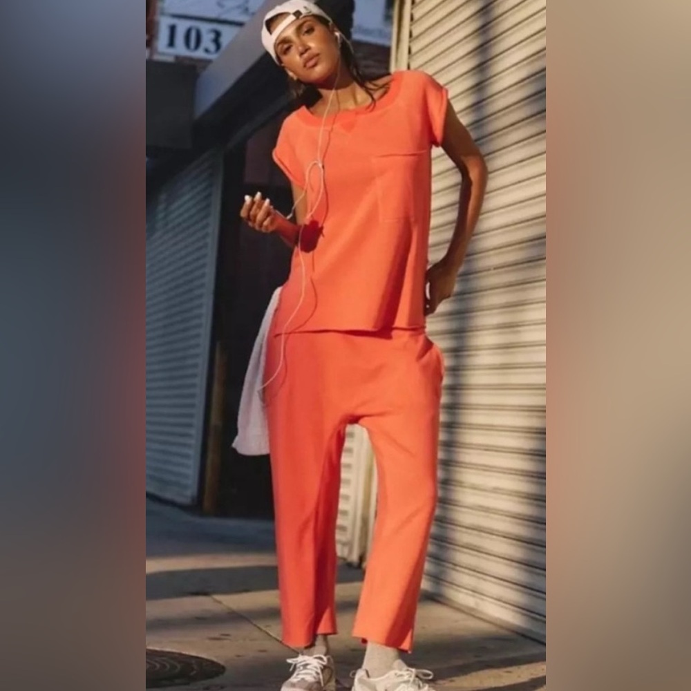 Free People movement Winning Stretch 2 Piece Set. NWT. Summer Poppy